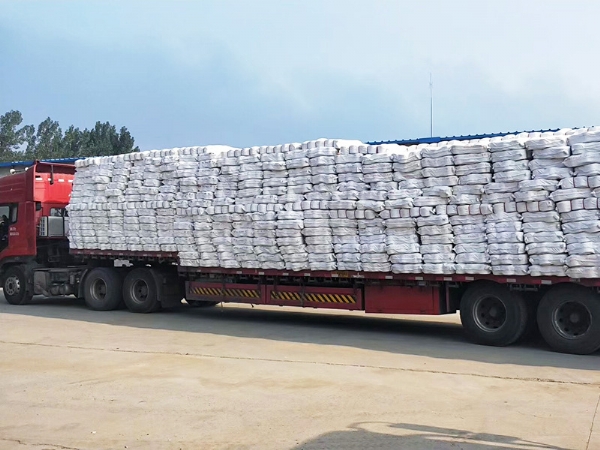 江南娱乐网页版登录入口:它有许多长处比方具有十分杰出的吸湿性和透气功能让肌肤坚持舒适干爽；质地柔软顺滑悬垂性好穿戴比较潇洒；强度较高较为耐磨；还具有必定的抗菌性。一起天丝面料的染色功能也很超卓可以呈现出丰厚艳丽的颜色。天丝